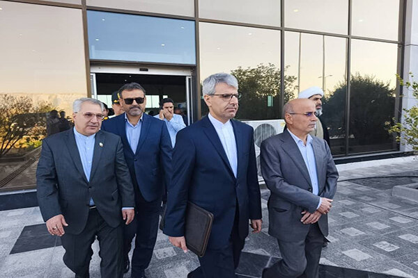 ورود سخنگوی وزارت امور خارجه به فرودگاه لامرد